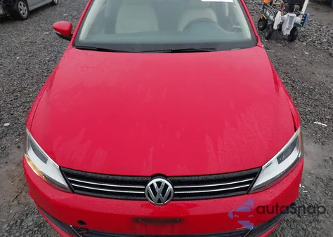 2014 Volkswagen Jetta Se z USA, uszkodzony, nr VIN 3VWD17AJ7EM370491